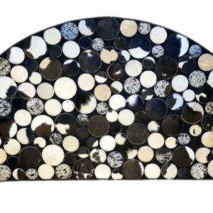 (سجادة جلد طبيعي يدوي – نصف دائرى عشوائى (ابيض واسود