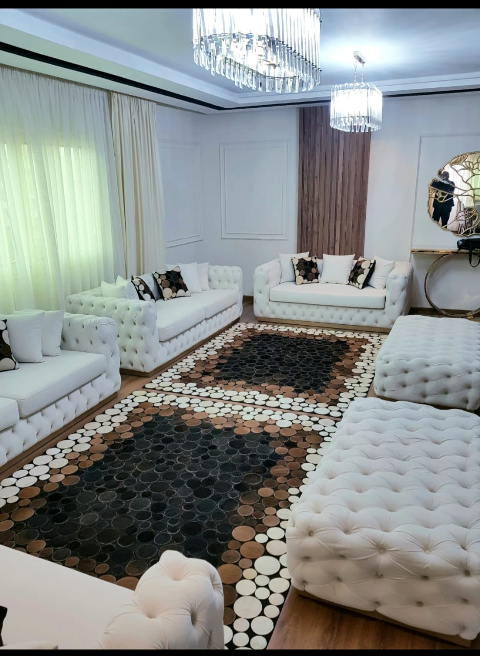 سجادة جلد طبيعي يدوي – دوائر 3 لون - Image 3