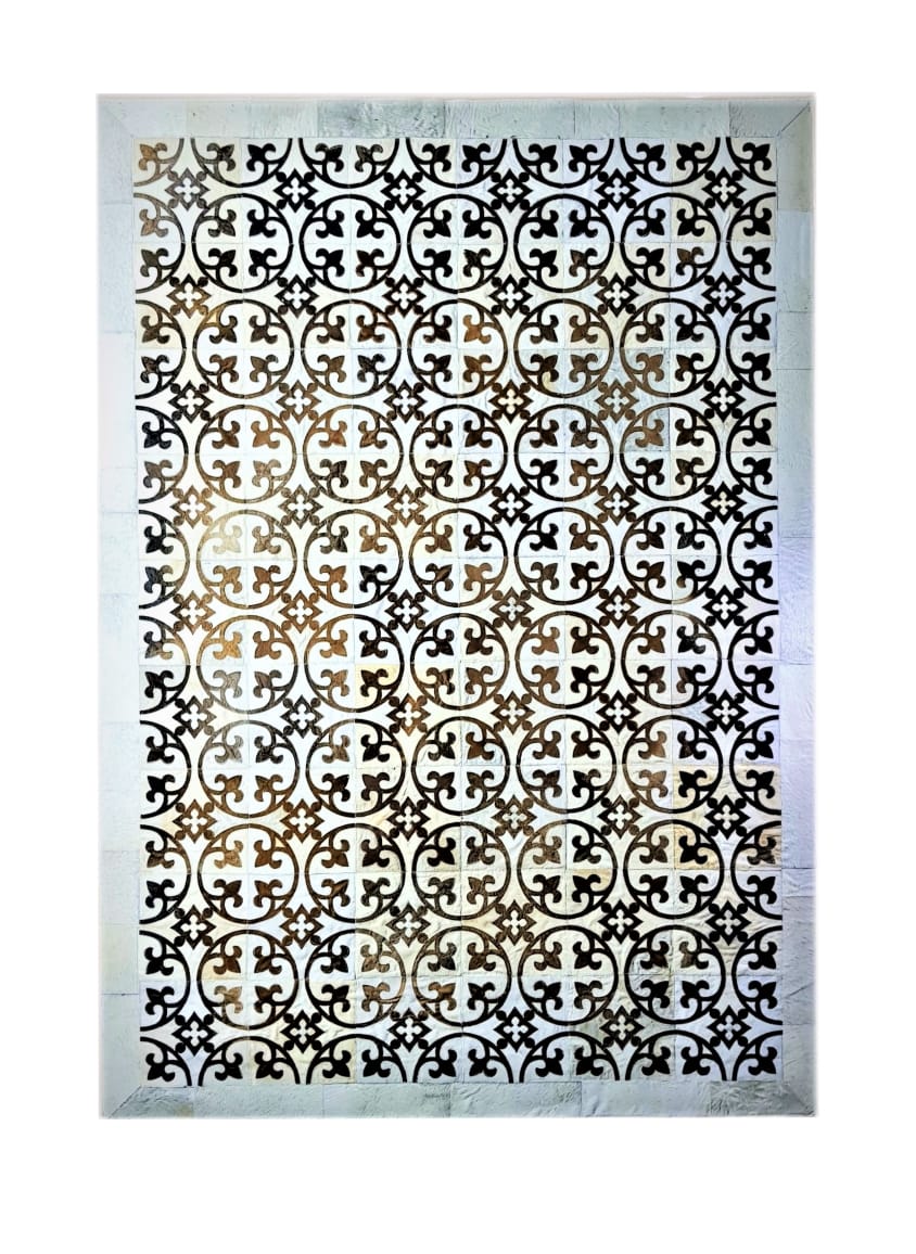 سجادة جلد طبيعي يدوي – الزهرة (فاتح)