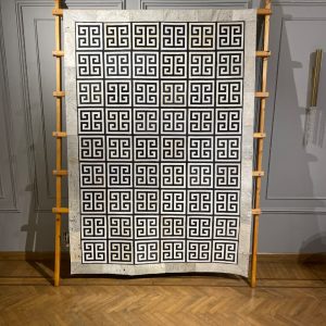 سجادة جلد طبيعي يدوي – فيرساتشي فريم سادة