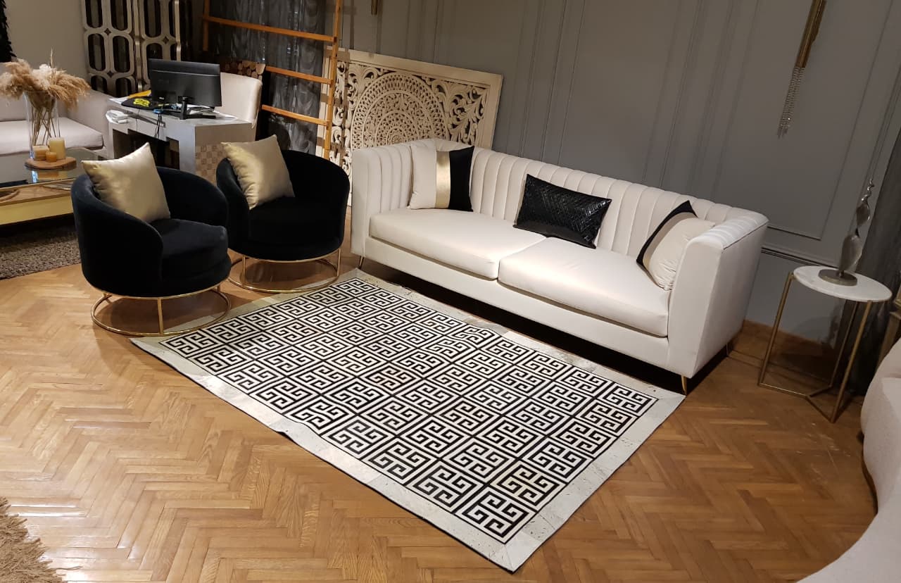 سجادة جلد طبيعي يدوي – فيرساتشي فريم سادة - Image 5